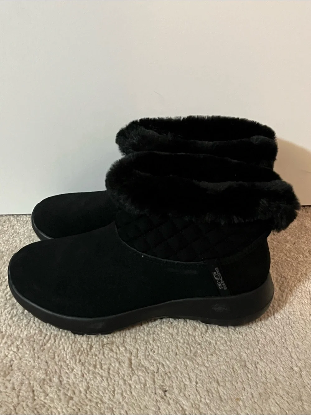 Skechers hands-free slip ins on the go joy snow day size 5 Black Faux-Fur  Boots